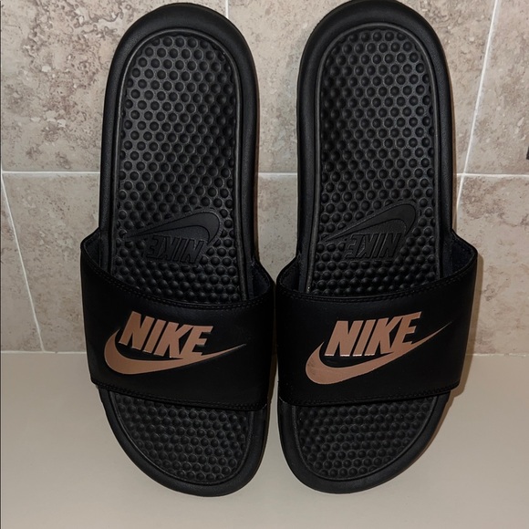 Nike Black Slides with Rose Gold Logo - Picture 1 of 4